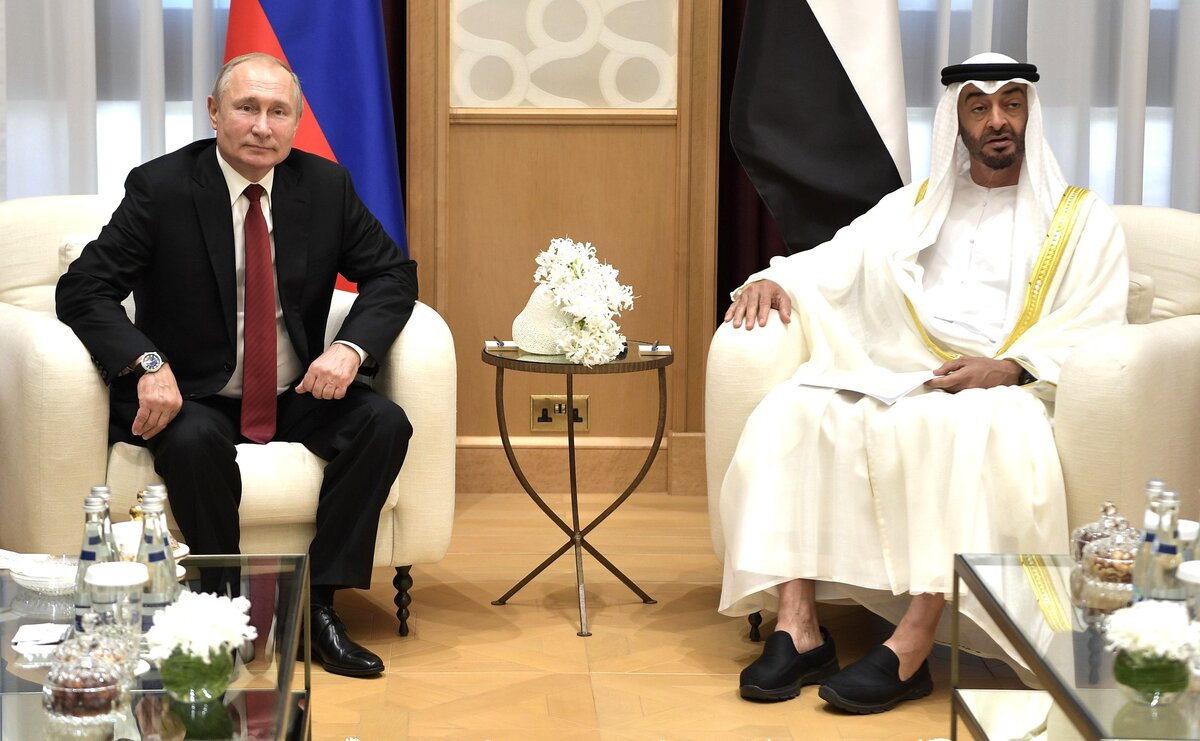То, с какой скоростью был согласован визит в Москву президента ОАЭ, поражает даже опытных дипломатов - тем не менее, администрация Халифы ибн Зайд аль-Нахайяна сделала все возможное, чтобы визит в...