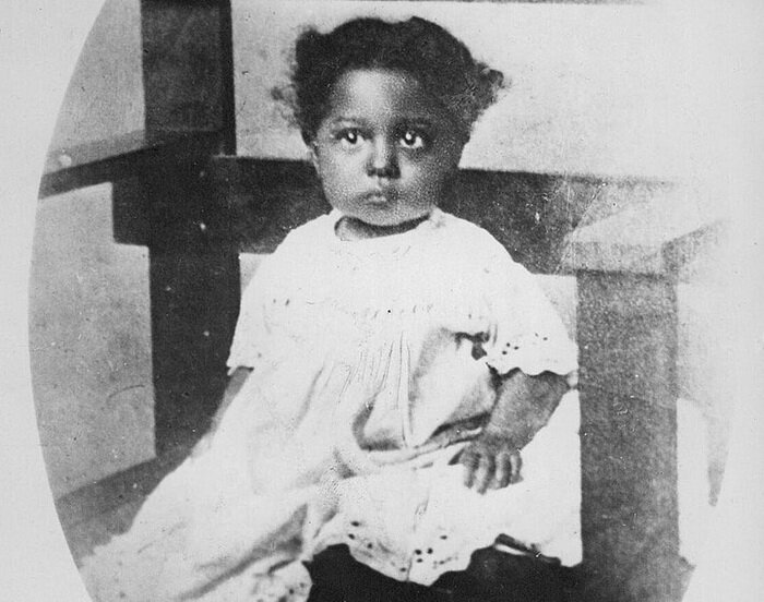 Будущая звезда парижских кабаре, 1908 г. Источник: pinterest.com