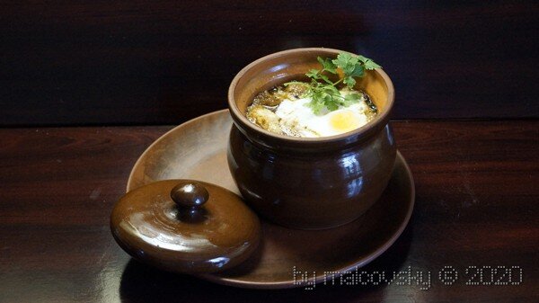 Испанский чесночный суп с хамоном.