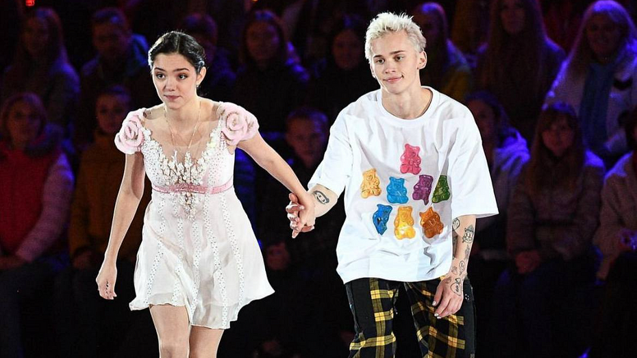     Источник здесь и далее: Соцсети