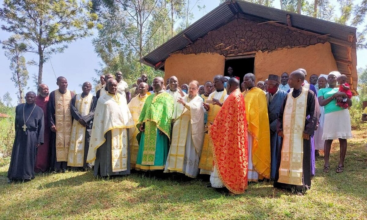 Африканские священнослужители экзархата Африки РПЦ совершили первую  литургию.