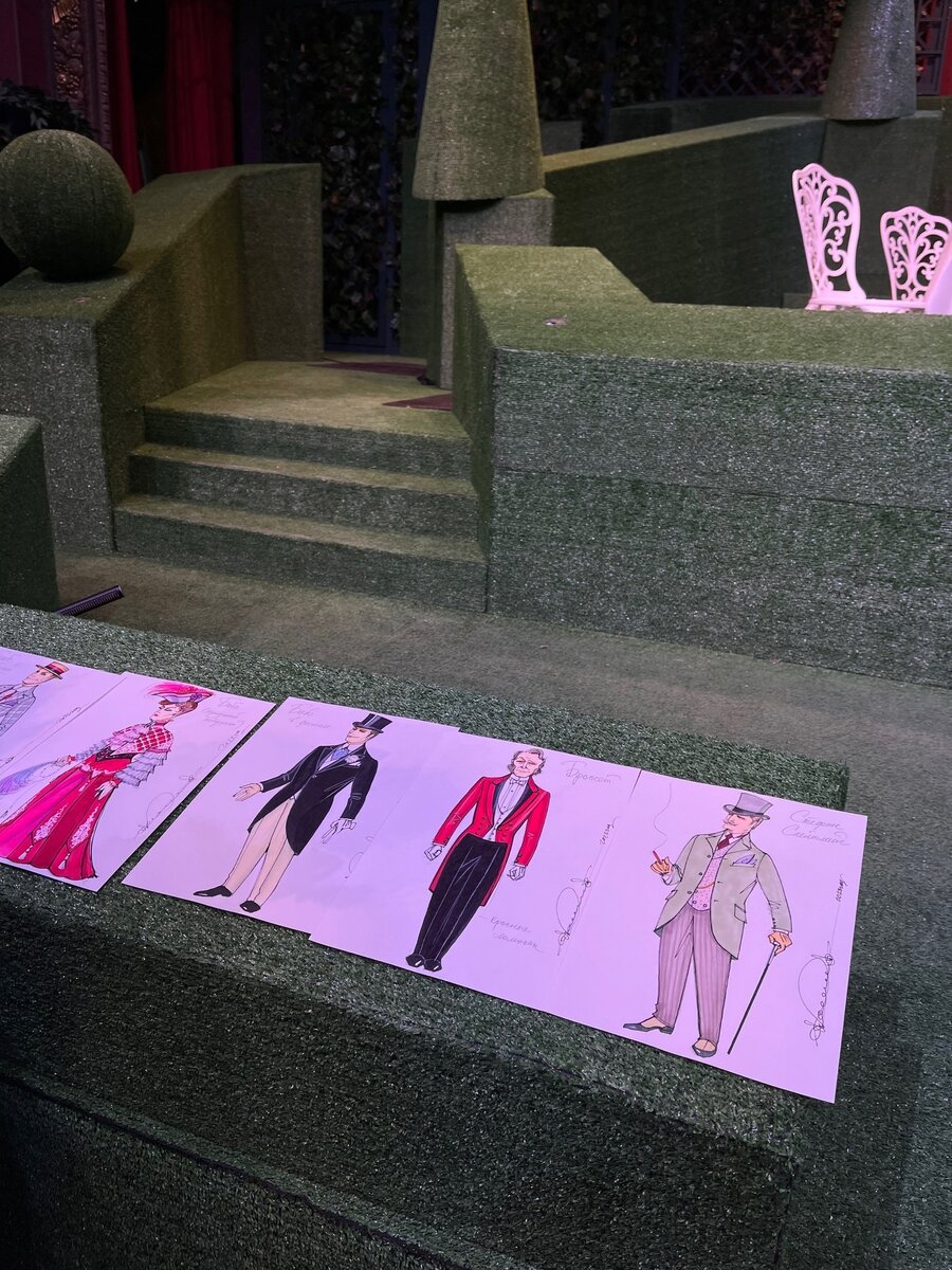 Эскизы костюмов к спектаклю "Тетка Чарлея"