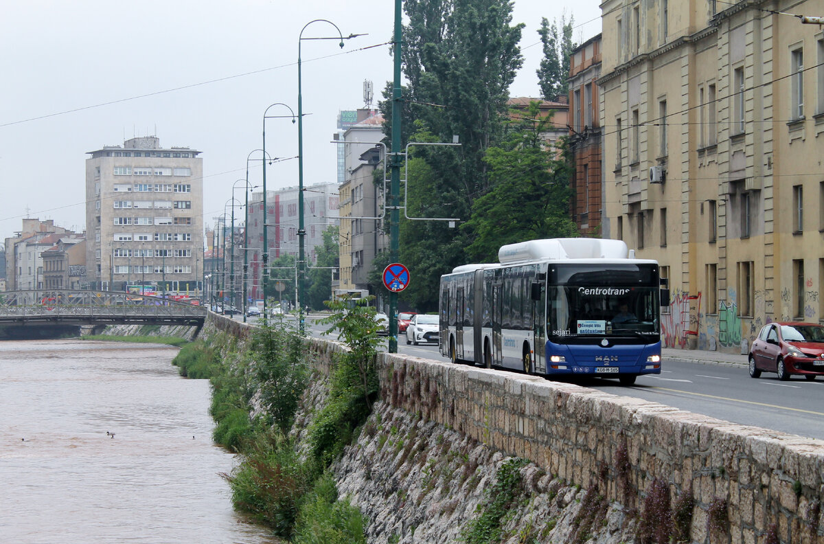 набережная Бана Кулина, автобус MAN Lion's City G, маршрут Вилла Ченгич - Башчаршия