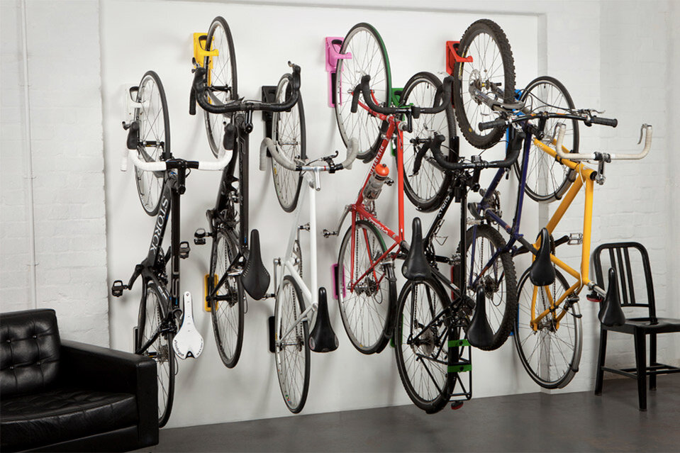 Хранение велосипеда и спортивного инвентаря в квартире.