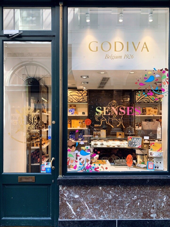 Витрина магазина Godiva  в Брюсселе