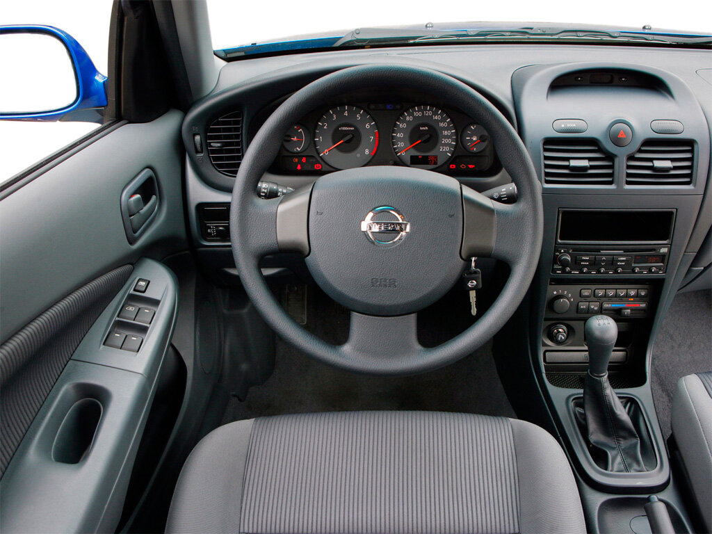 Фото из открытых источников. Салон Альмера Классик 2006