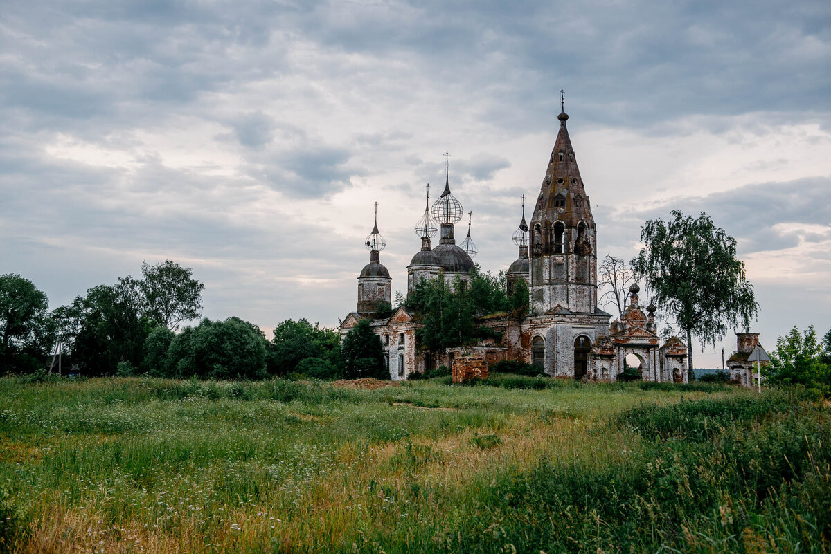 Остров Ярославская область заброшенный храм