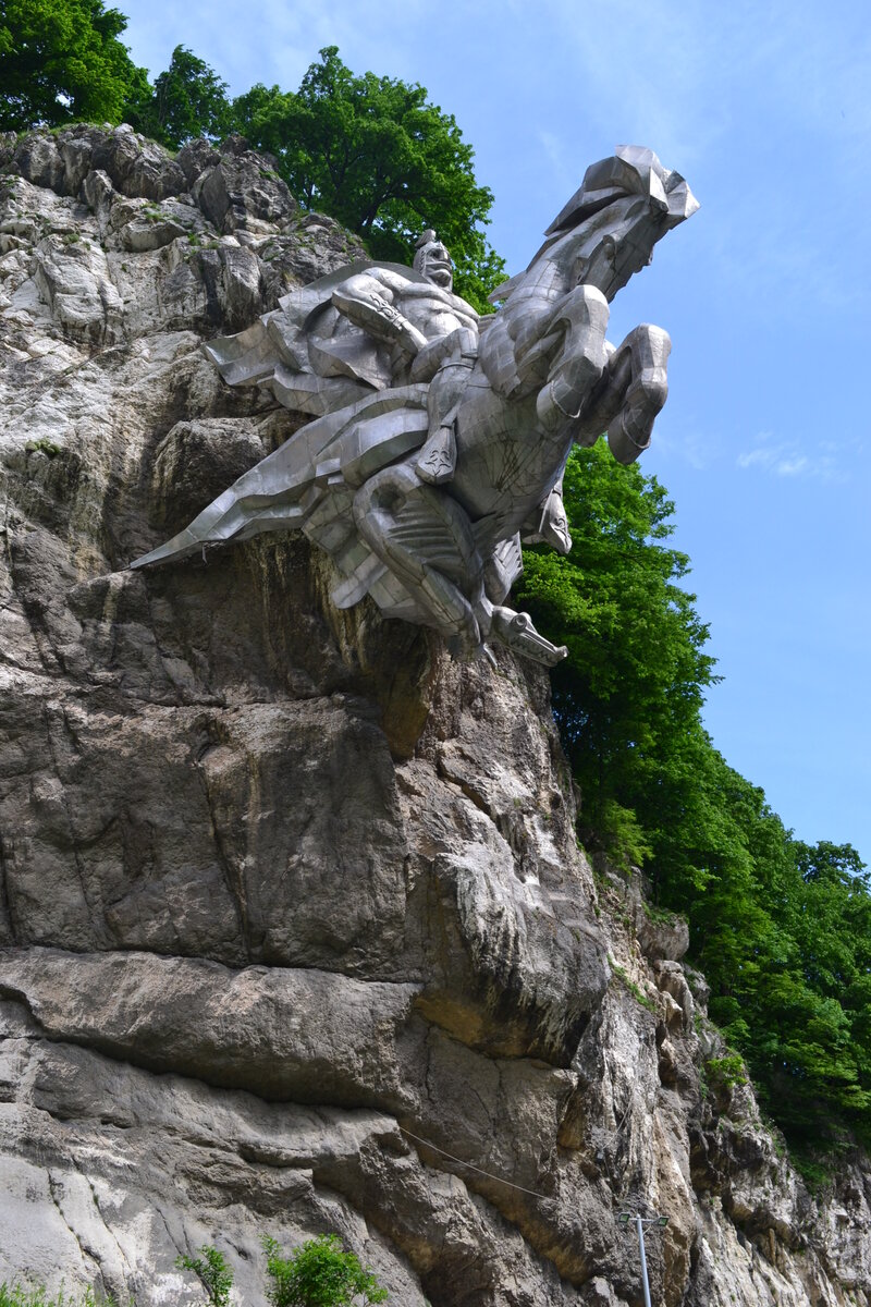 Горячее Горячие источники, Памятники, Город