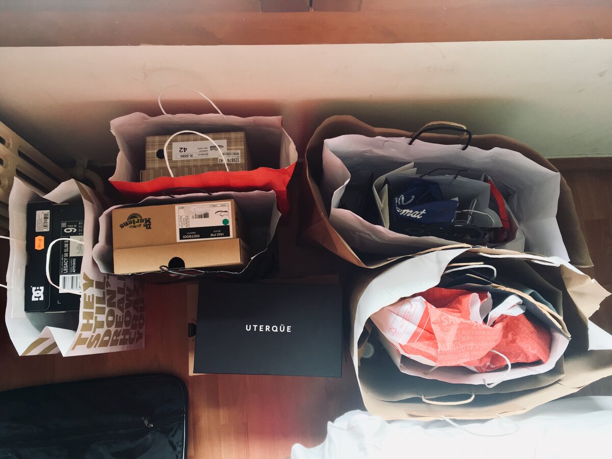 Скромные покупки, для которых купили новый чемодан 😅