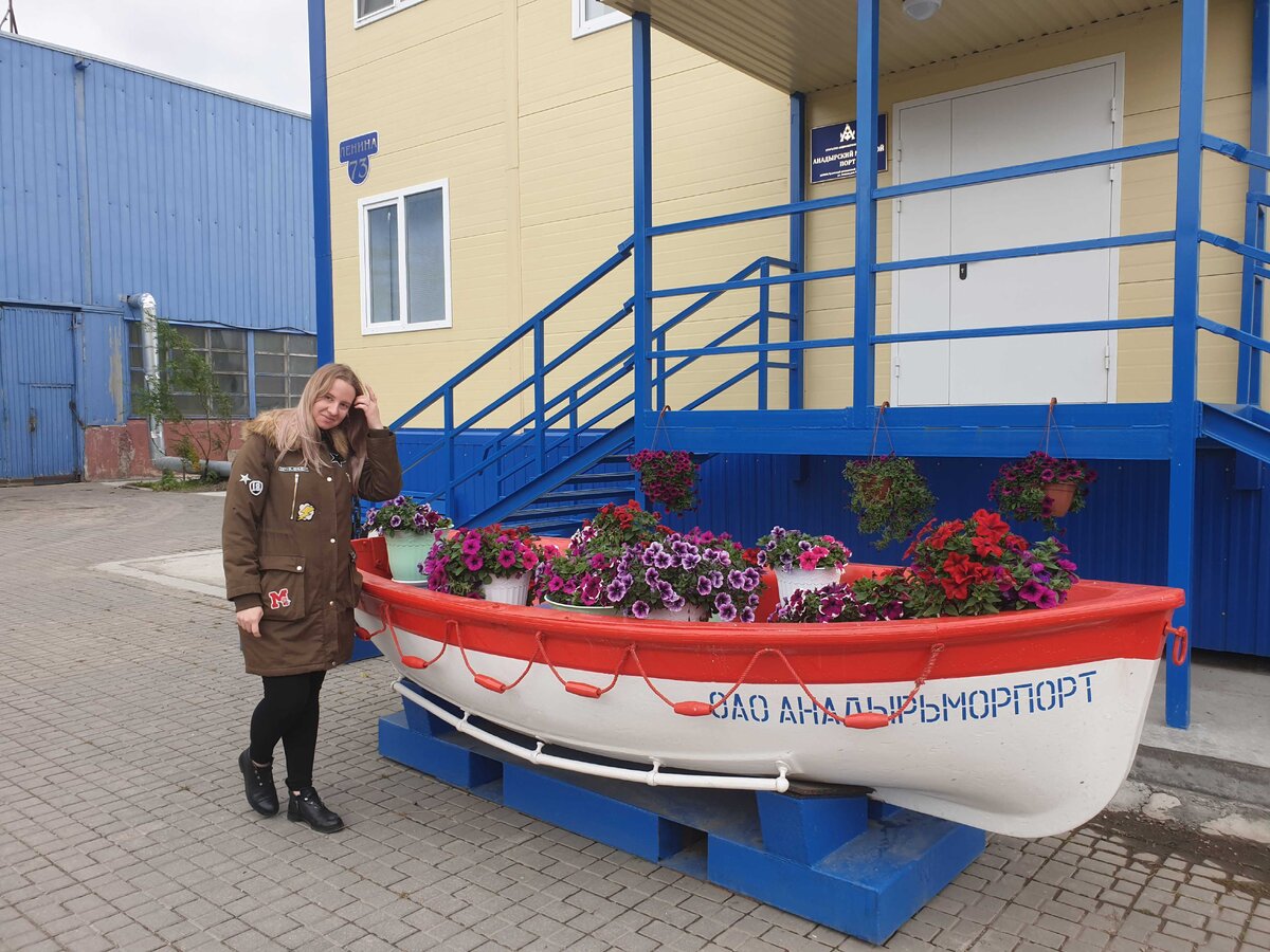Пройдемся по административному зданию морского порта