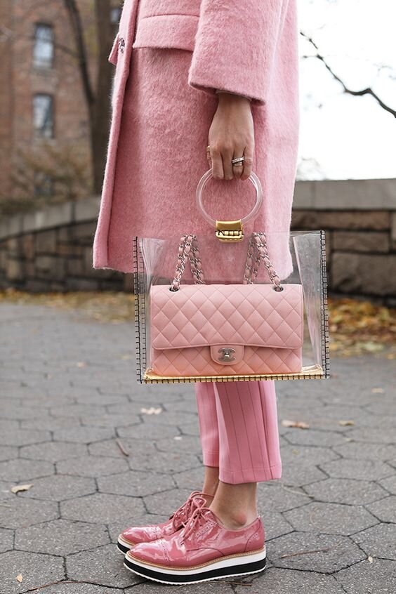 2 в 1: необычный аксессуар и защита от грязи и дождя