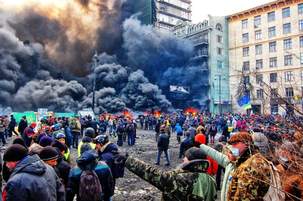 Майдан это. Майдан на Украине в 2014. Киев 2014. Евромайдан революция достоинства Украина 2013-2014 годы. Майдан Украина 2013.