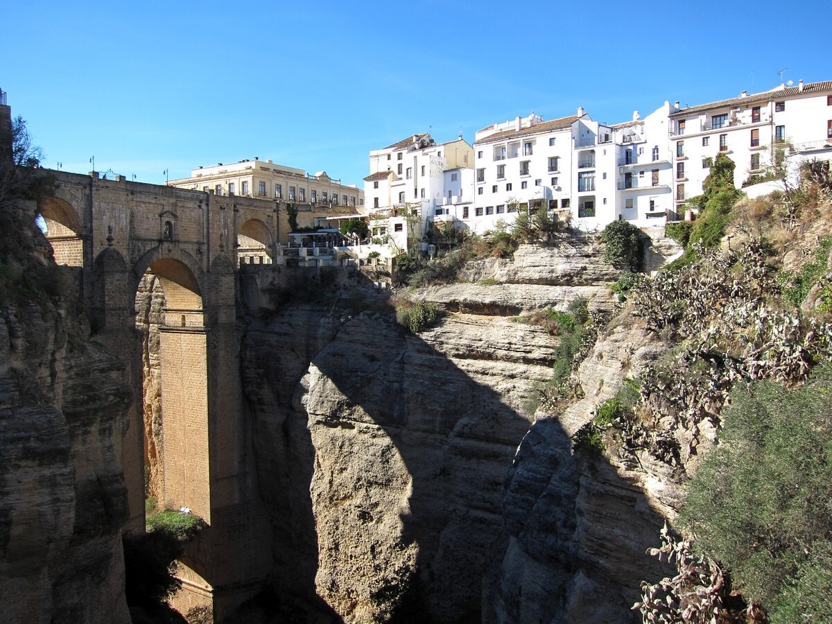 Мост валеваг оттеройя норвегия. Крит. Мост сторсейсундет, норвегия. Мост через ущелье 6 букв. Мост через ущелье 6 букв.