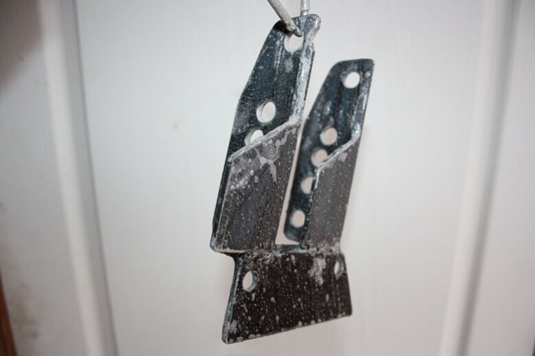 Это были первые кронштейны которые и по ныне в несколько изменённом виде изготавливаются. 