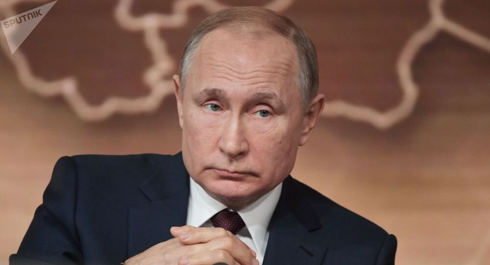 ПАТРИОТИЗМ – не  ИДЕЯ о  высказывании  ПРЕЗИДЕНТА  о  сущности 
     идеологии  в  современной  РОССИИ

ПАТРИОТИЗМ – не  ИДЕЯ,  в  нём  цельности  нет,
ИДЕЯ  маяк,  зовущая  граждан  на  множество  лет.
ИДЕЯ  мечта,  идея  Блаженство,
Стремиться  жить в Равенстве, и жить только Честно.

     Идея  Марксизма  никогда  не  умрёт.
ИДЕЯ  проста,  гениальна,  и  вечно  живёт.
И  как  бы  буржуи  не  глупили  народ,
Социализм,  обновлённый,  в  РОССИЮ  придёт.

     И  главный  девиз,  желание  людей,
Жить  в  Благости  полной,  и  жить  веселей.
Любить  свою  РОДИНУ,  родителей  чтить,
И  Честно  работать,  и  Честно  служить.

        20  декабря  2019  года
