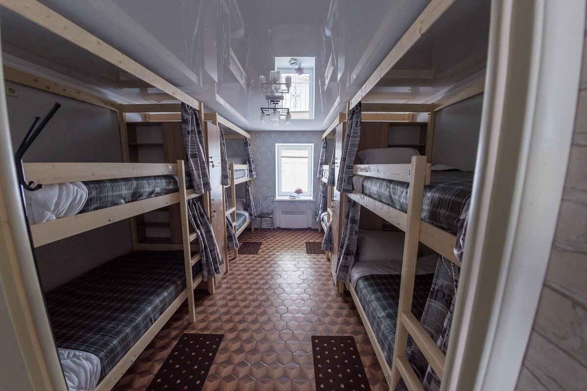 https://turum.net/ru/sevastopol/hotels/4725/