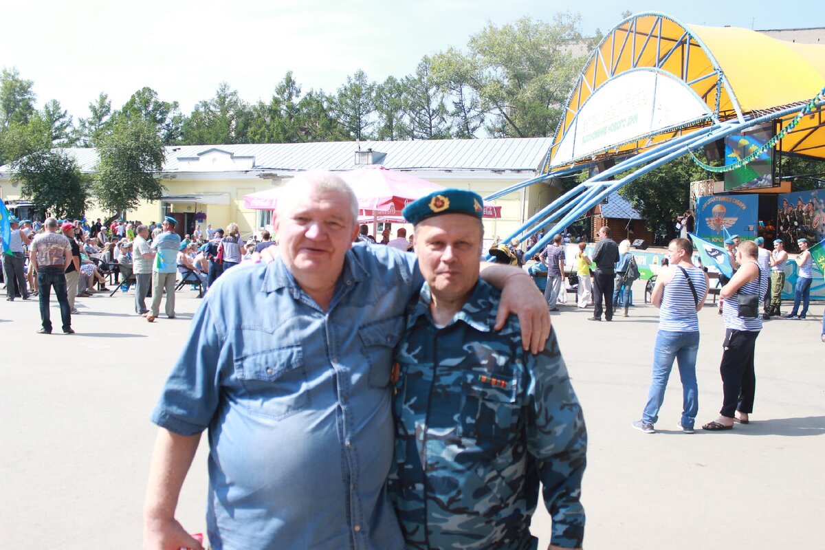 На фото: отставные милиционеры приравненные к военным пенсионерам.