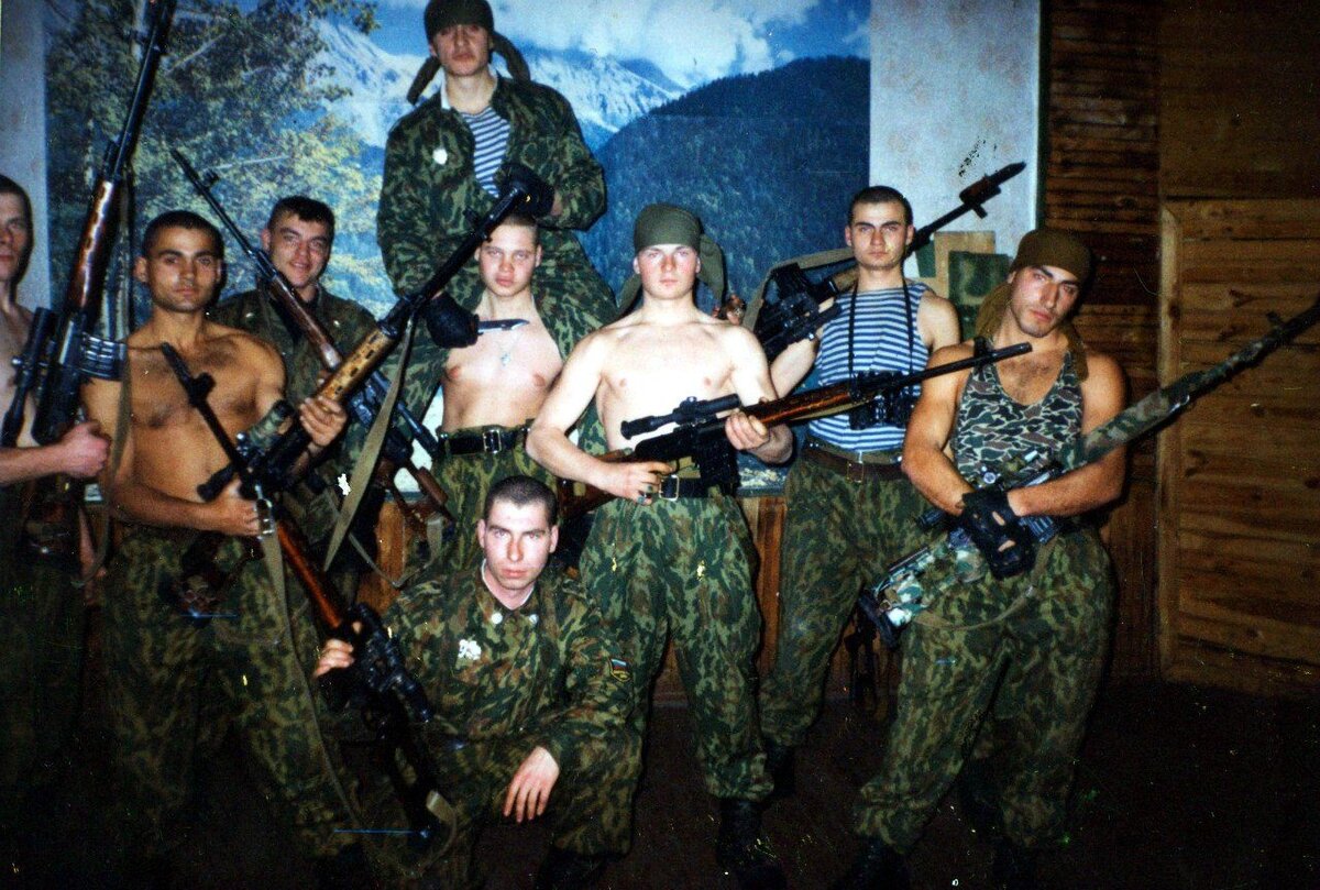 6 рота правда. Чеченские боевики на высоте 776. 6 Рота ВДВ. Псковские десантники 6 рота.
