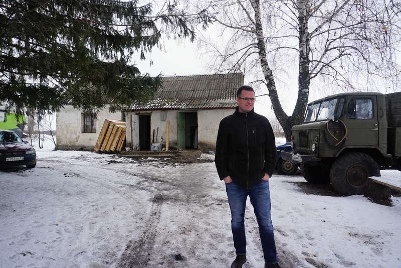 Кристиан Де Фриз, на своей ферме в Орле