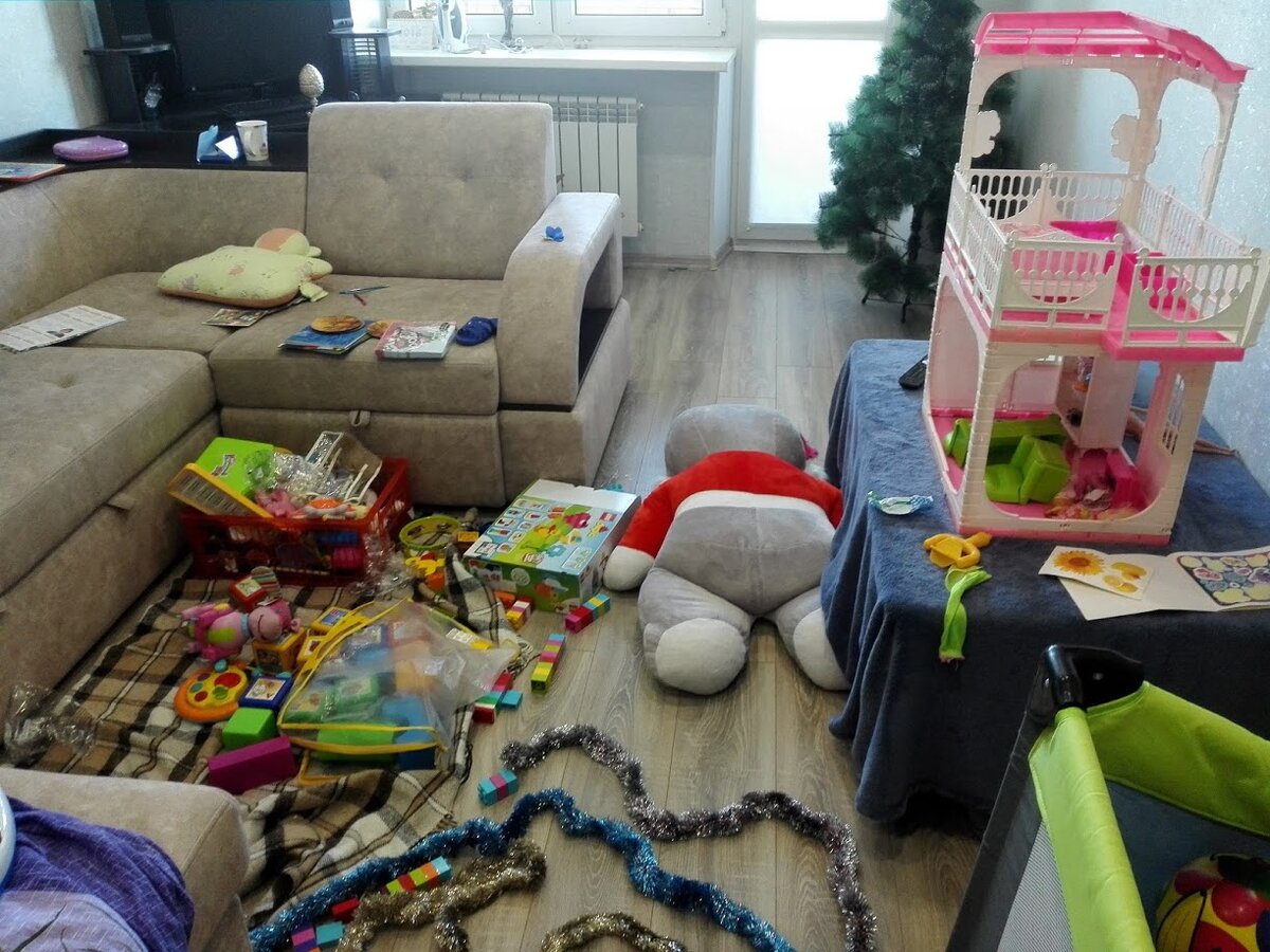 Чем заняты дети, когда мама пишет статью. Фото из личного архива.