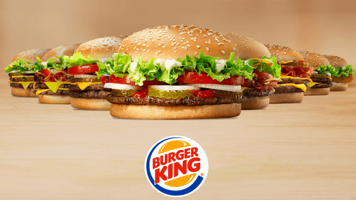 Гамбургер бургер кинг. Тройной Воппер бургер Кинг. Вопперы 2 за 200 бургер Кинг. Сырный Воппер бургер Кинг. Бургер Кинг злой Воппер.