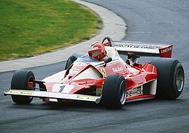 Лауда управляет Феррари 312 T2, 1976 год. 