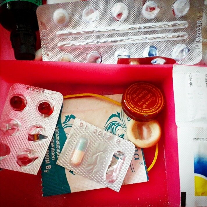 Вот она лежит