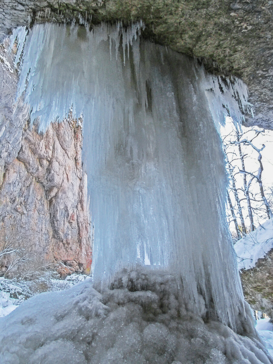 Ледяной водопад Чинарев