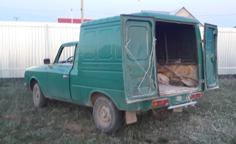 (вот так вид имел ИЖ-2715, когда Егор его только приобрел)