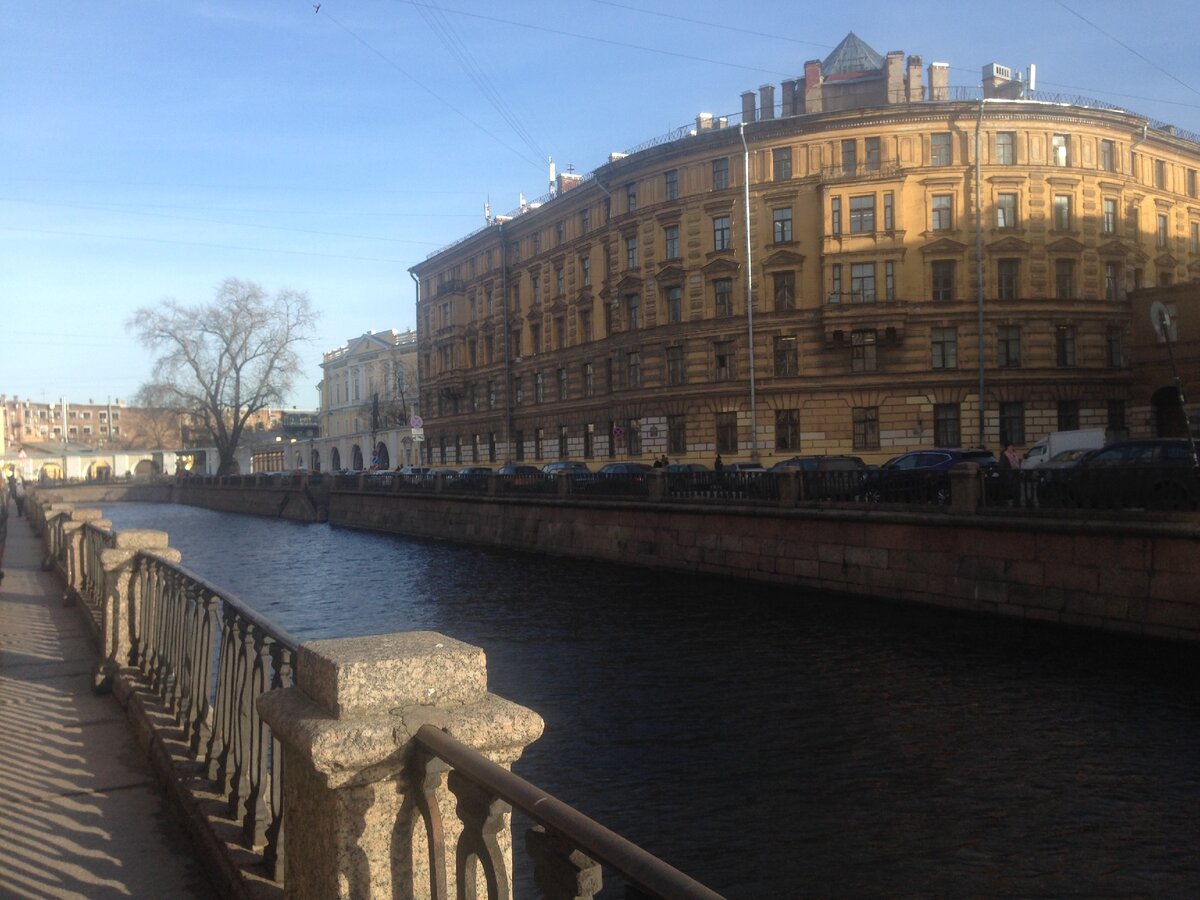 Сейчас здесь даже солнечно