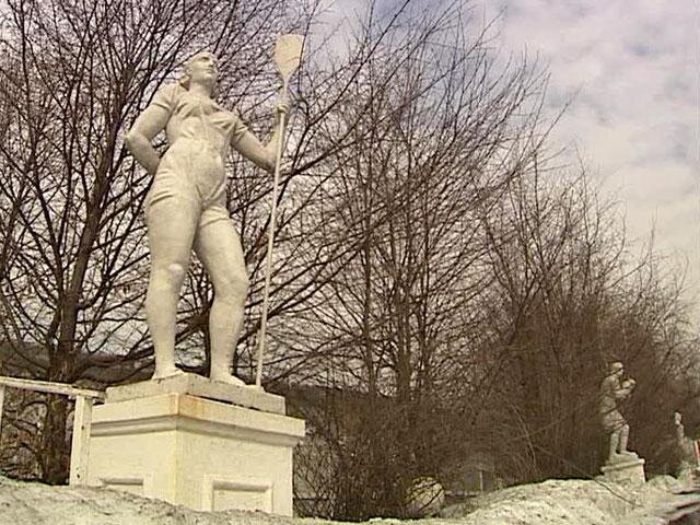 «Девушка с веслом», автор неизвестен.