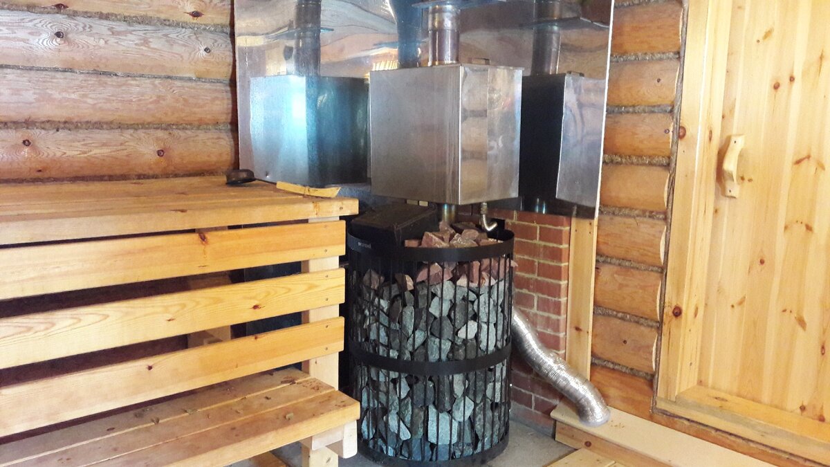 Печь Везувий с баком для воды на 80 литров.