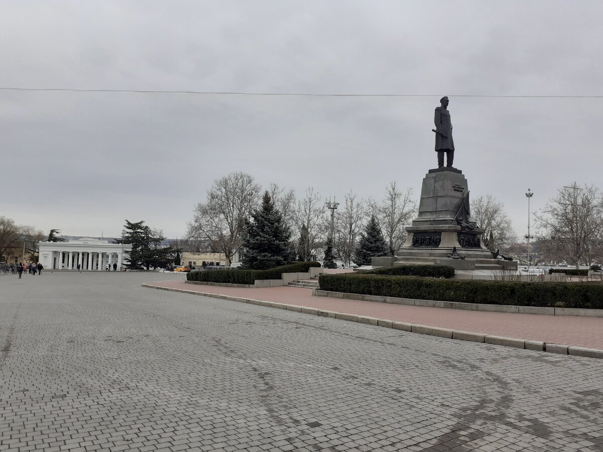 Памятник П.С.Нахимову