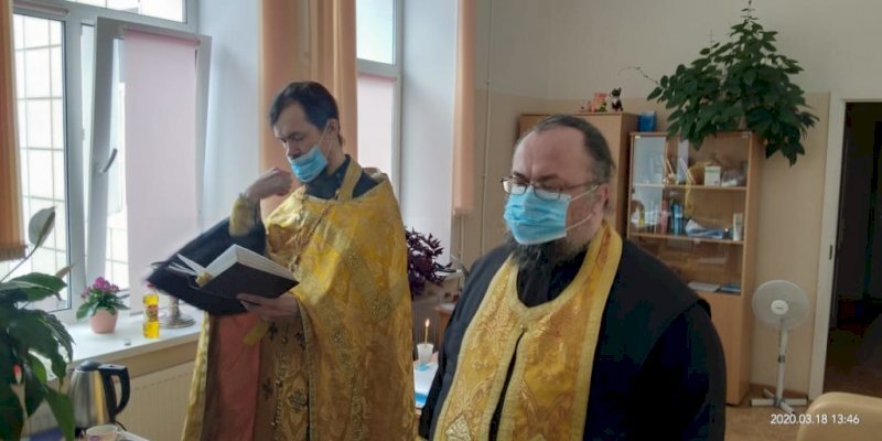 Священники служат. Фото заимствованно.