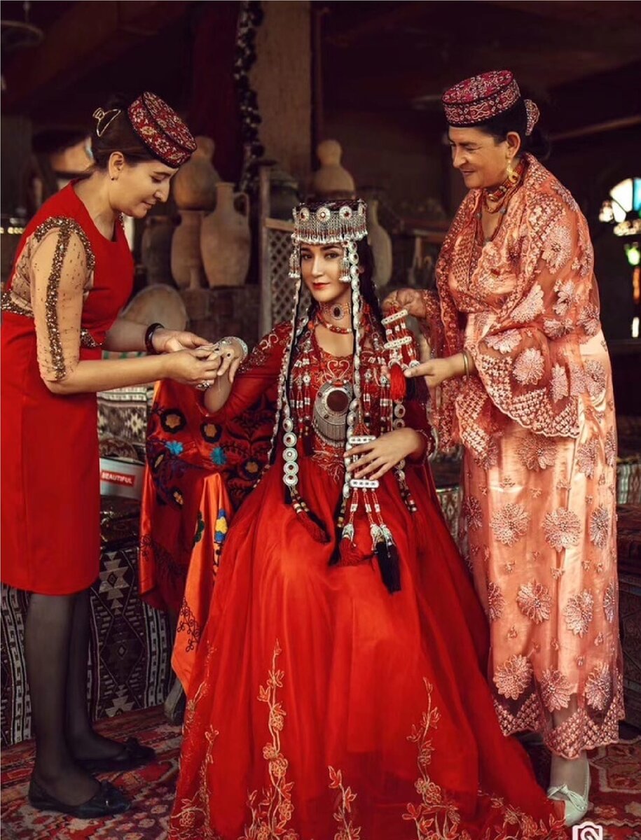 Таджикские свадьбы, песни, музыки. Туёна, туй