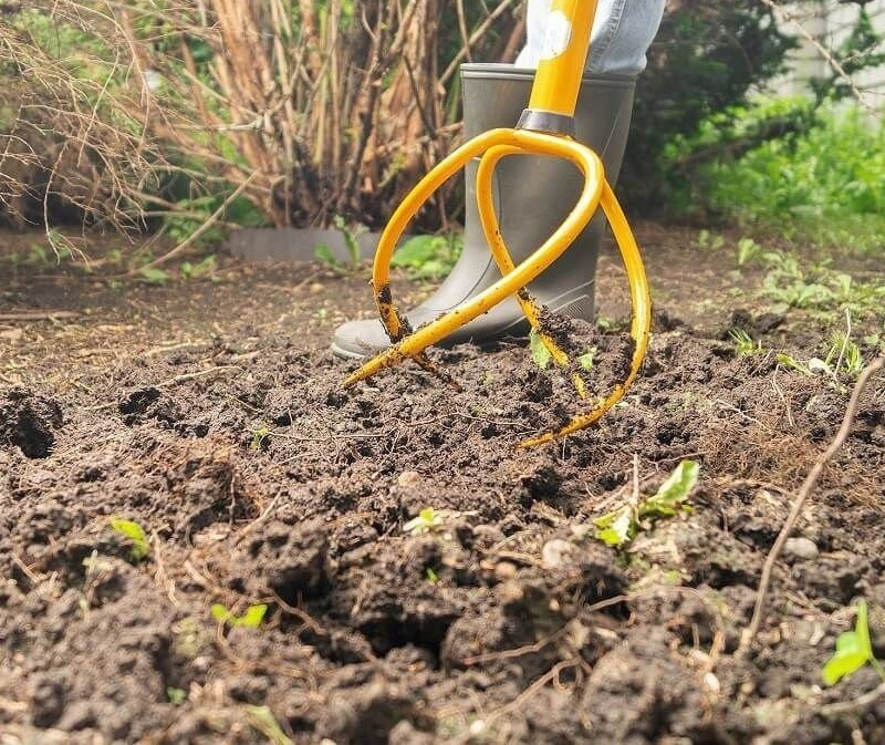 Такой "лопатой" хорошо только рыхлить (Фото из открытых источников)