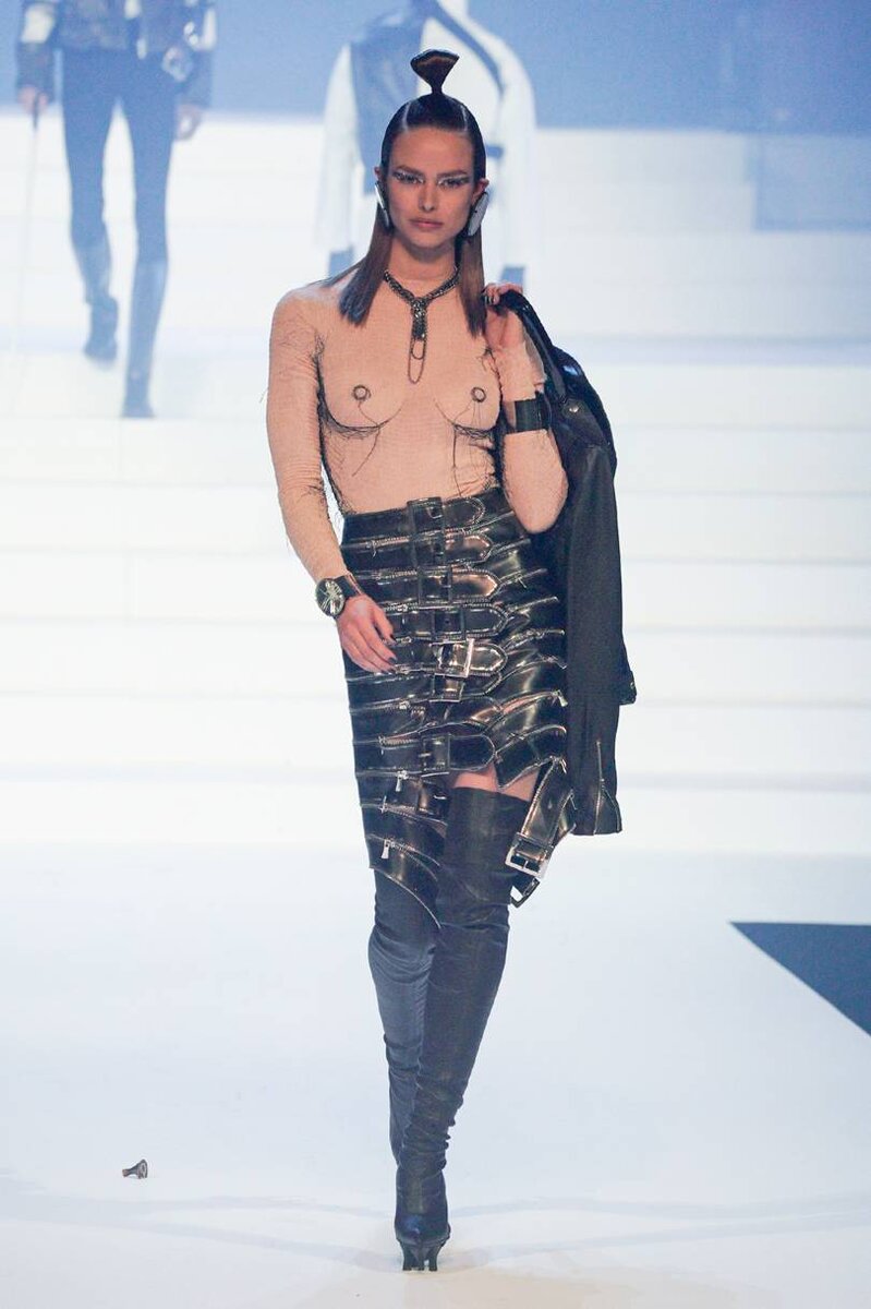 Источник: https://www.vogue.co.uk/shows/spring-summer-2020-couture/jean-paul-gaultier/collection