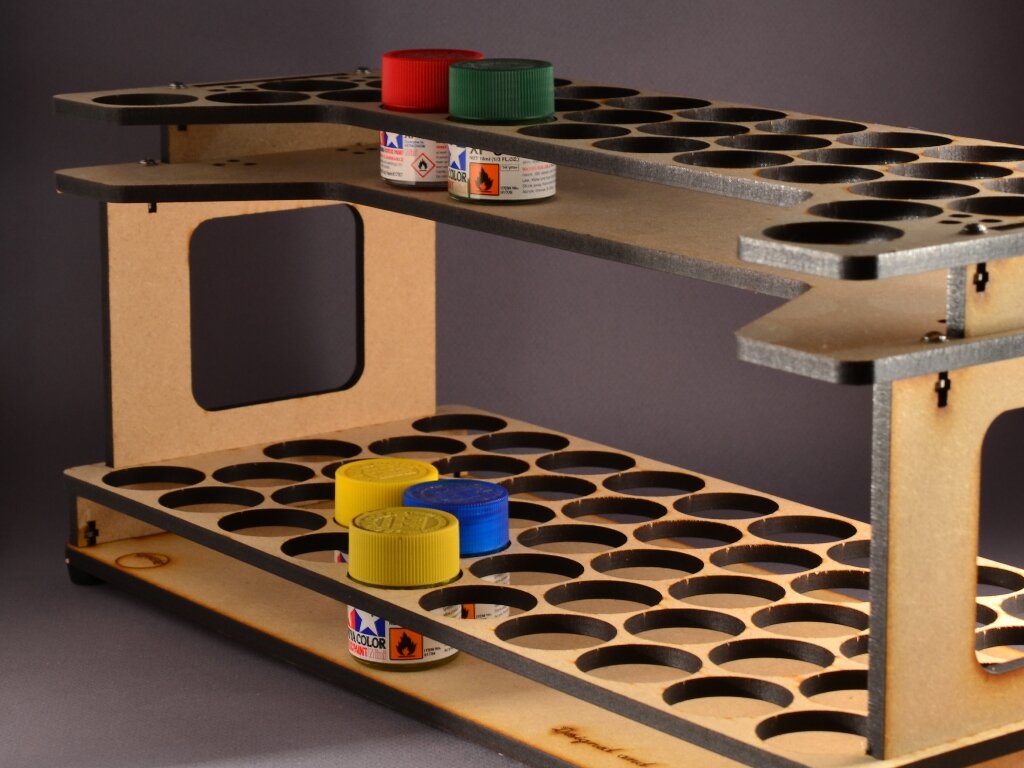 Ваши краски всегда на месте и под рукой. И так ,как я и говорил в предыдущей публикации есть два варианта появления подставки на вашем столе: 1. купить. 2. сделать самому. Рассмотрим же второй вариант.