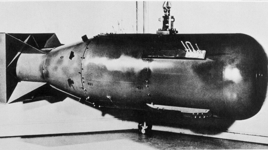                                                      Бомба "Малыш" сброшенная на Хиросиму 