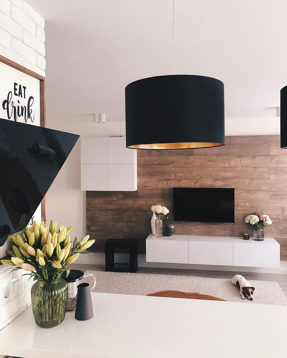 Здесь подвешена мебель из серии Бесто, Икеа. Фото @talika_home