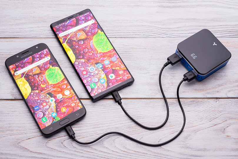 Внешний аккумулятор Accesstyle Violet 10MP с индикацией заряда