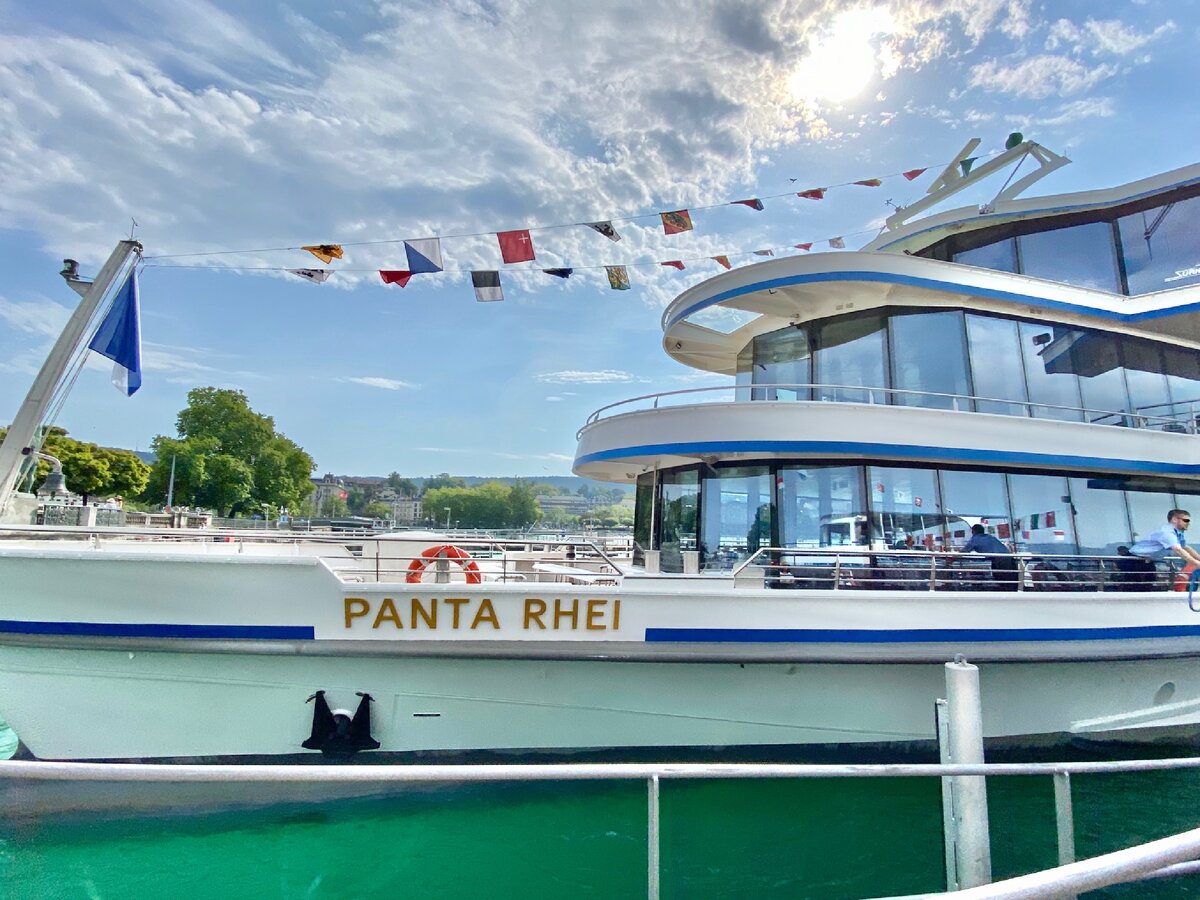 Современный кораблик