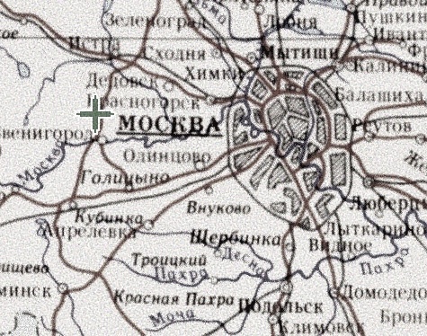 На карте отмечено прежнее местоположении станции (56°4′58″ с. ш., 37°5′22″ в. д.). Она  располагалась близ поселка Поварово, в 65 км от Москвы. 
