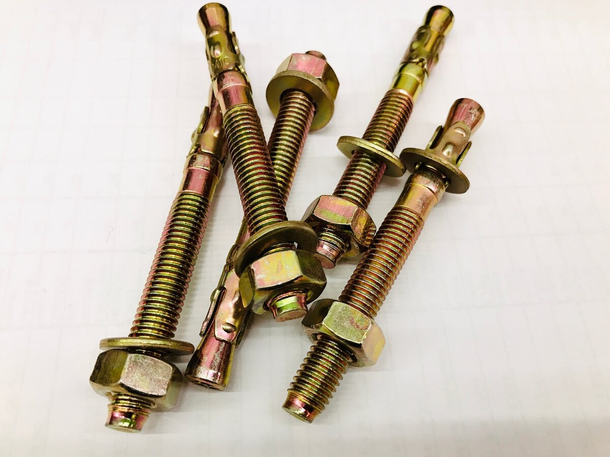 Клиновой анкер