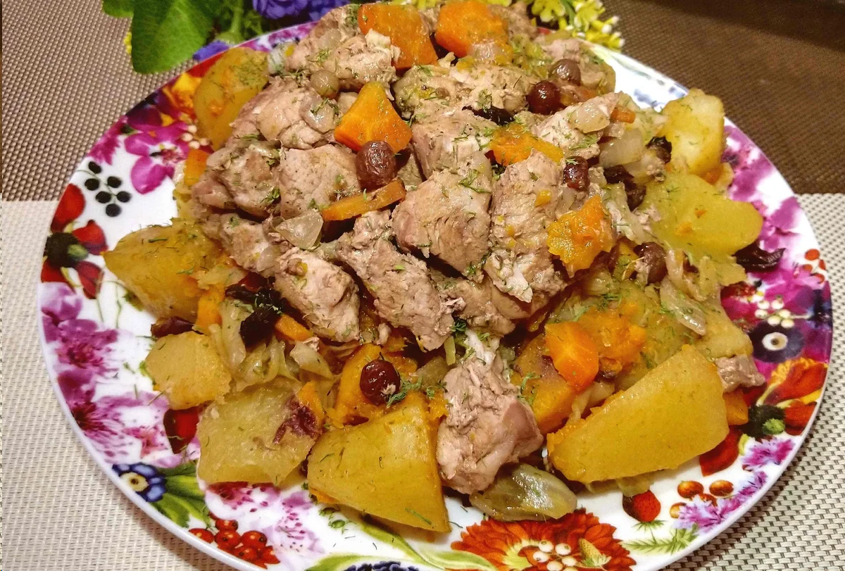 Наконец-то нашла в старой книге рецепт жаркого "Совершенство" (муж все эти годы просил меня его приготовить)