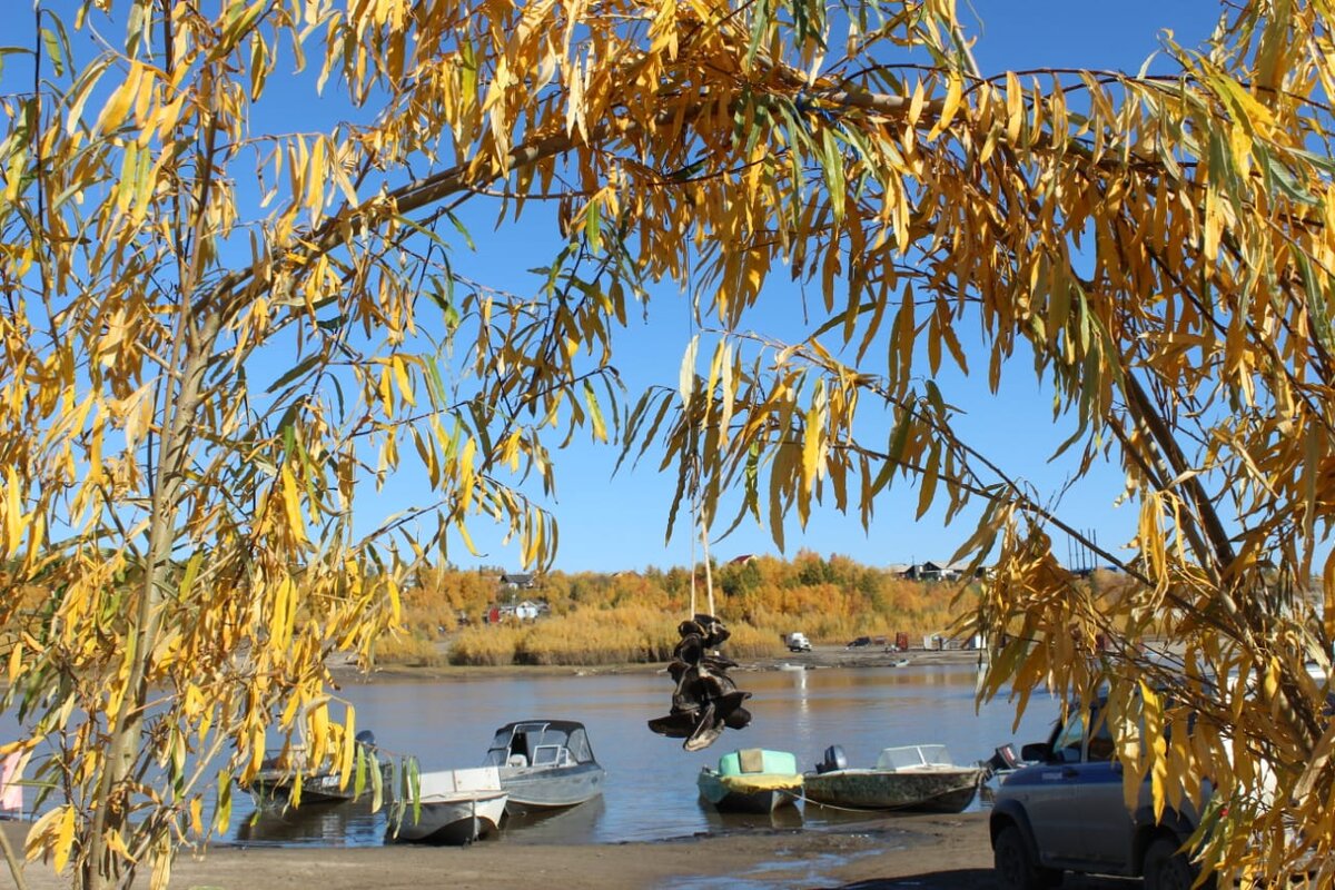 Лодка для жиганцев как машина для горожанина: и кормилица, и транспорт для отдыха на реке. 