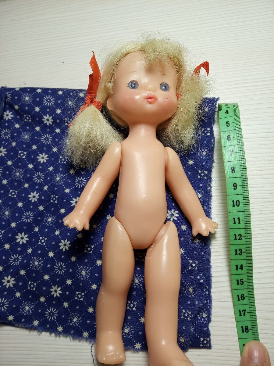 Для пошива наряда я выбрала вот такую загорскую голышку. Ткань мне подарила замечательный коллекционер Елена Беднякова из Тулы