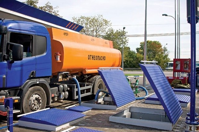 Подруга работает на АЗС,она сказала,что вам нужно задать всего один вопрос,чтобы узнать,стоит ли сейчас заправляться на этой АЗС