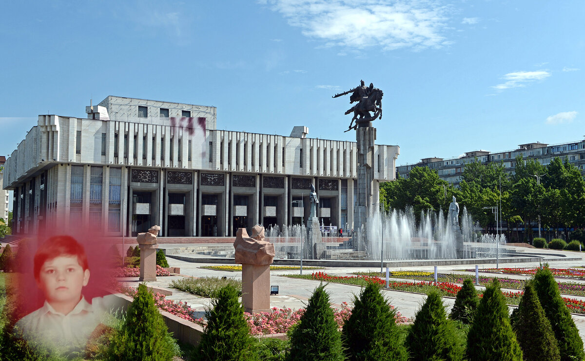 Фото-коллаж "Я-первоклассник и фонтан", скриншот Яндекс-карты. 