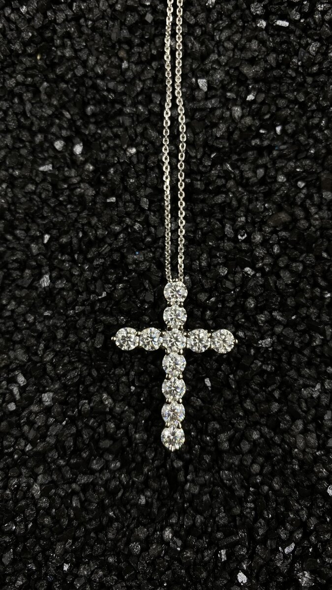 Бриллианты общей каратностью 2.75 ct 